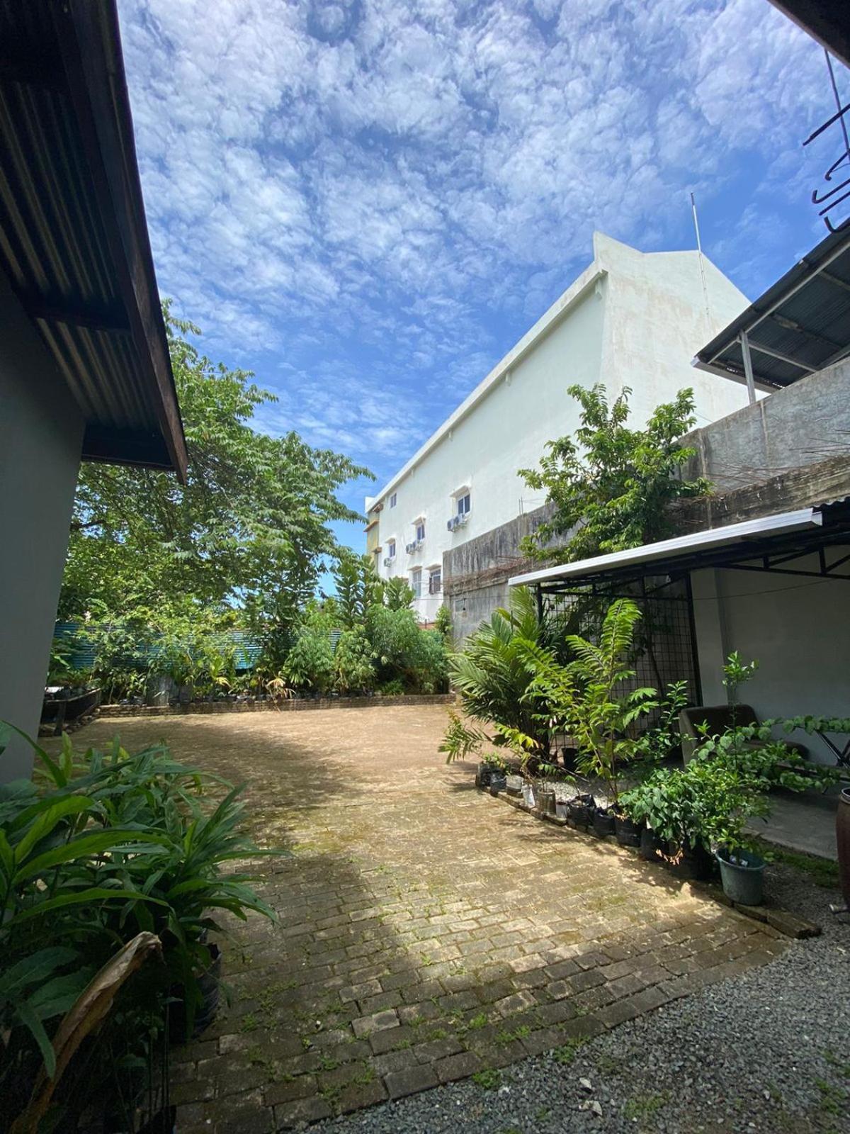 Innbox Hostel Sorong Kültér fotó